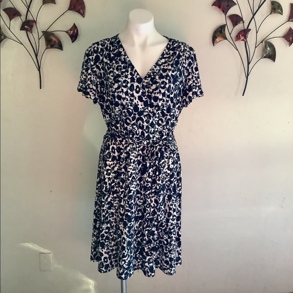 Short floral sleeve dress